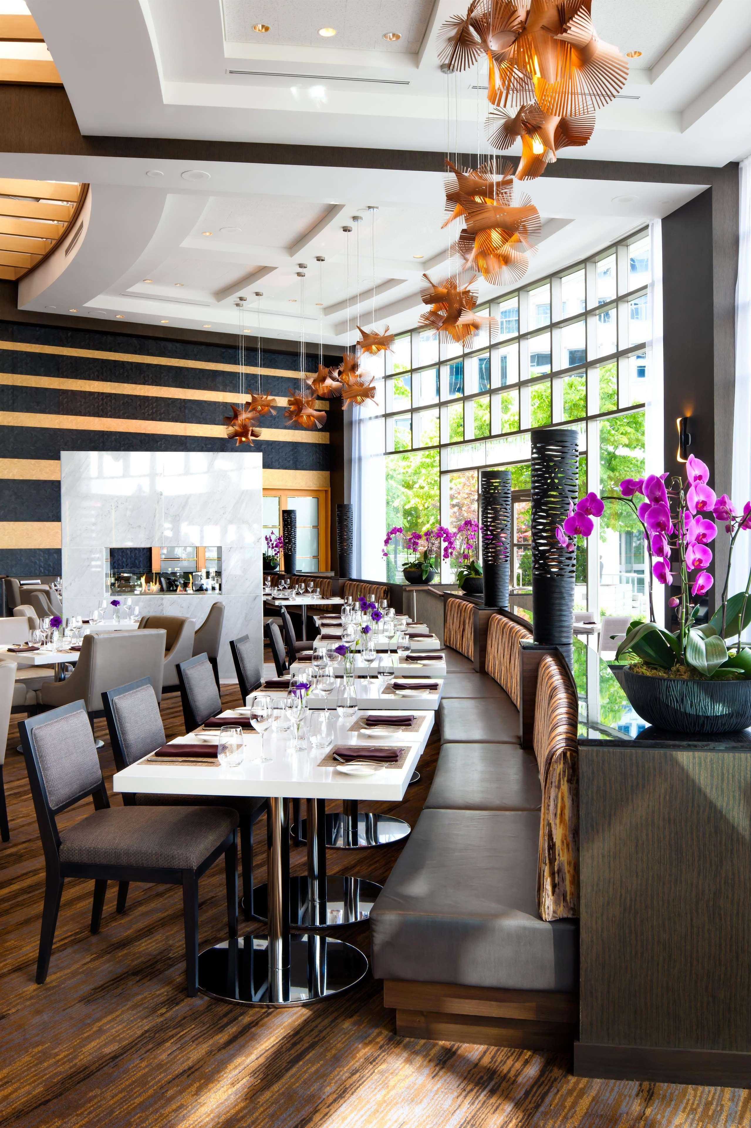 Hotel Fairmont Waterfront Vancouver Exteriér fotografie The interior of the restaurant