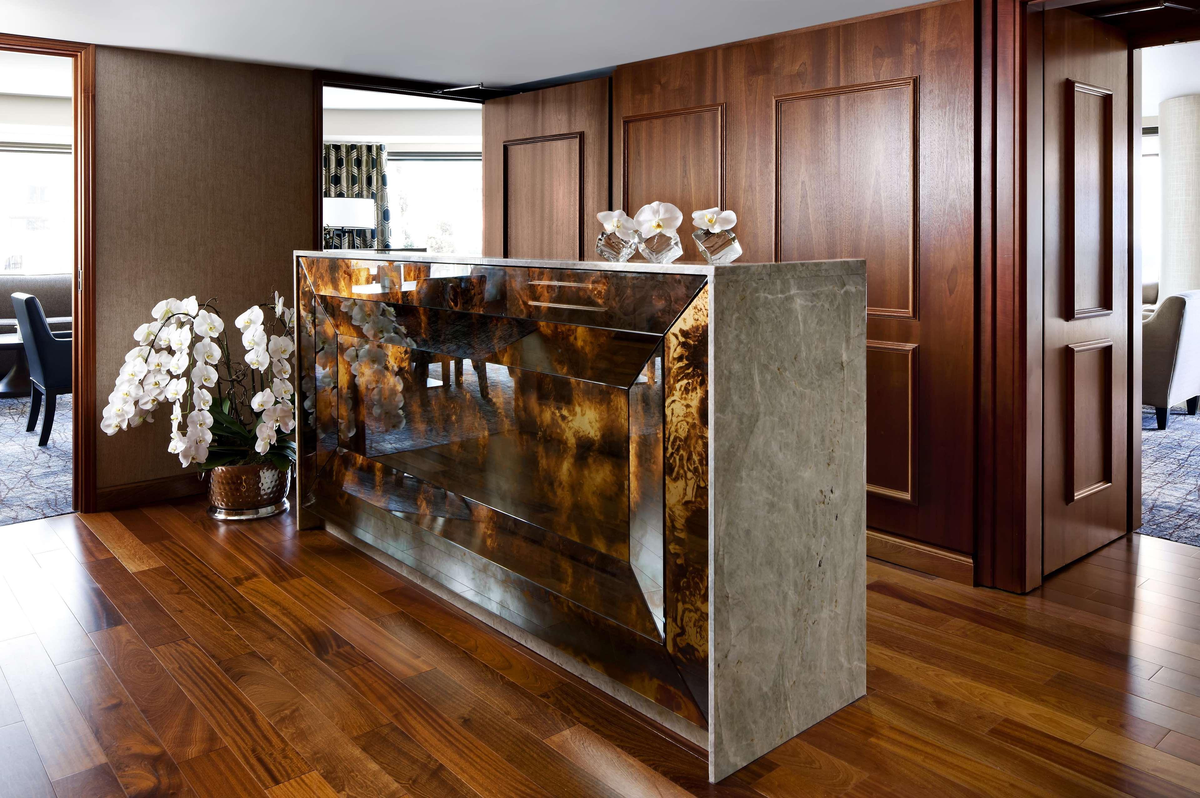 Hotel Fairmont Waterfront Vancouver Exteriér fotografie Reception desk