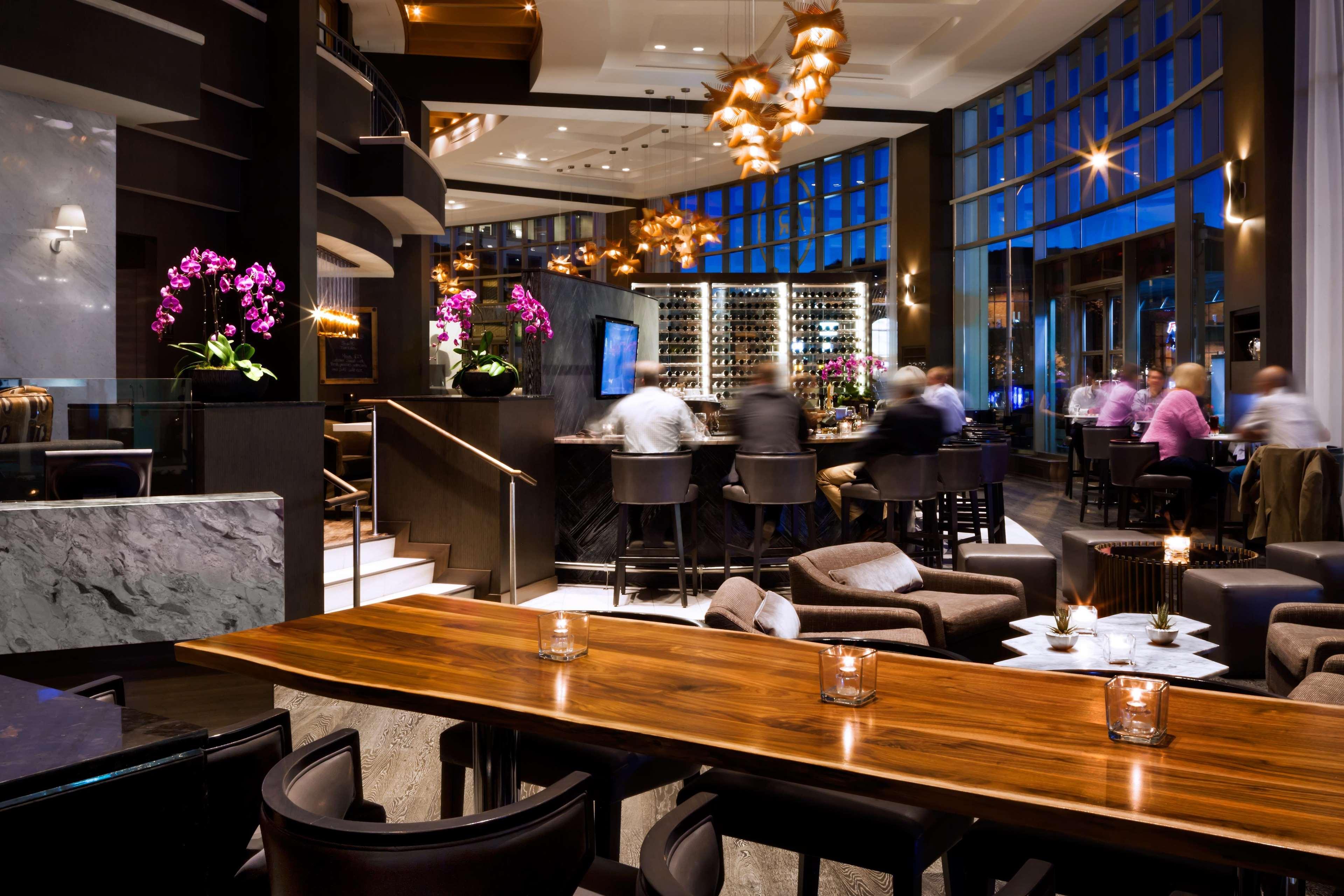 Hotel Fairmont Waterfront Vancouver Exteriér fotografie The bar at the restaurant