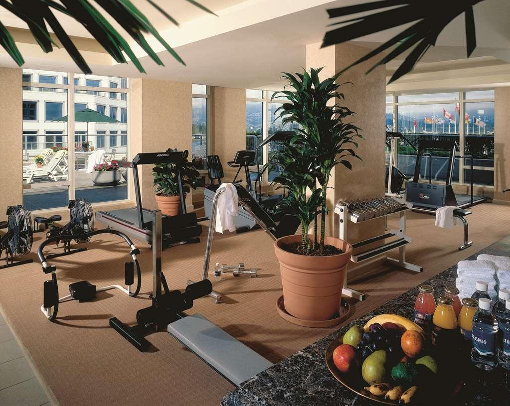 Hotel Fairmont Waterfront Vancouver Zařízení fotografie The gym at the Four Seasons Hotel, Dubai